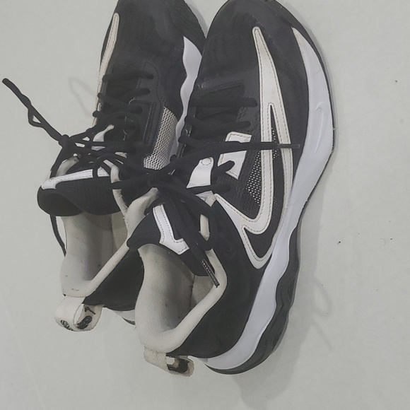 black and white giannis shoes